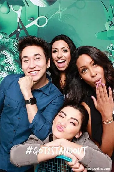  | Mashbooths Modern Photo Booth Rentals