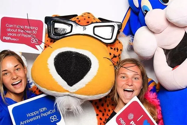  | Mashbooths Modern Photo Booth Rentals